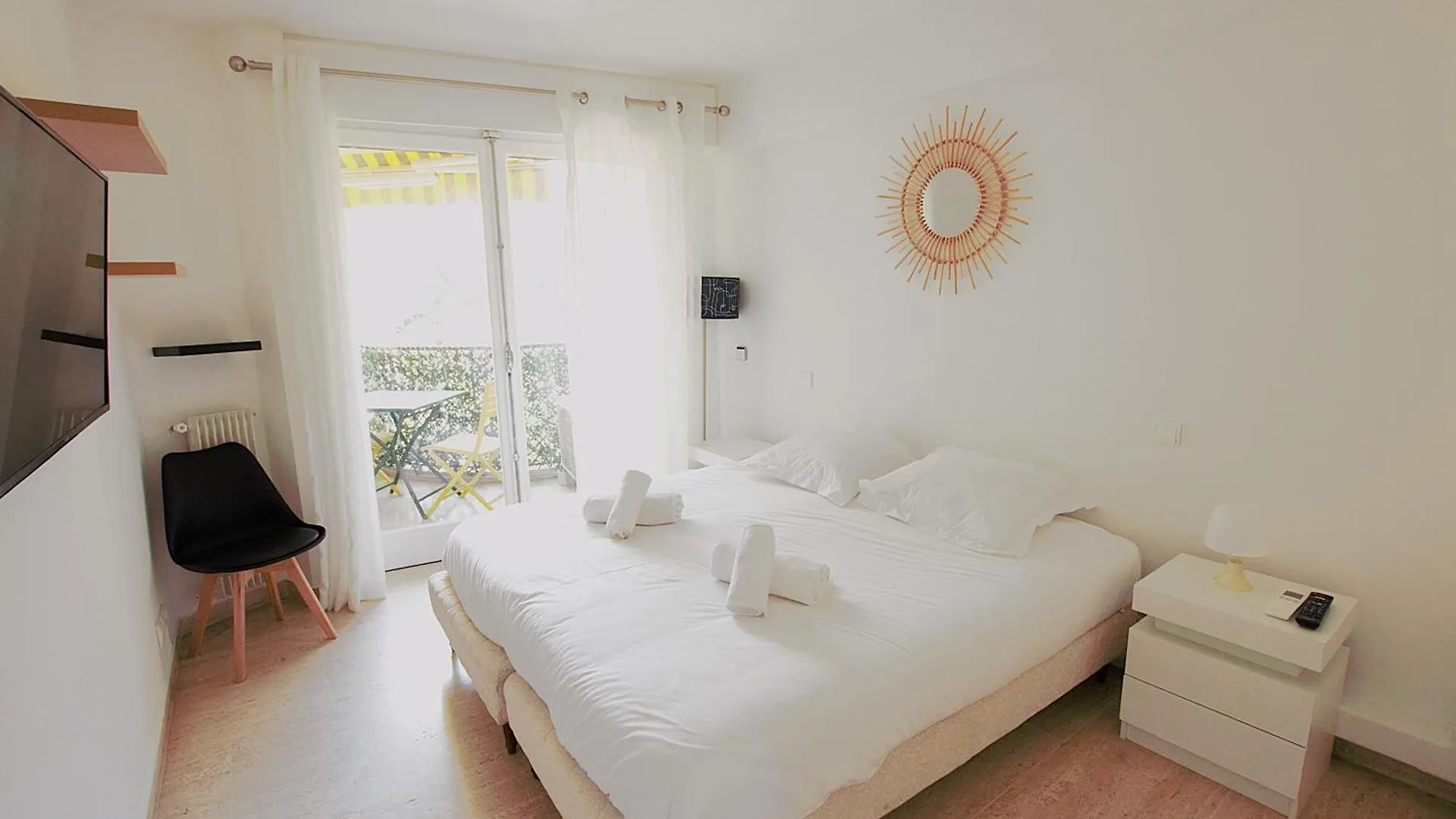 Cannes Palm Beach - Fully Fitted Apartment - 2 Bedrooms