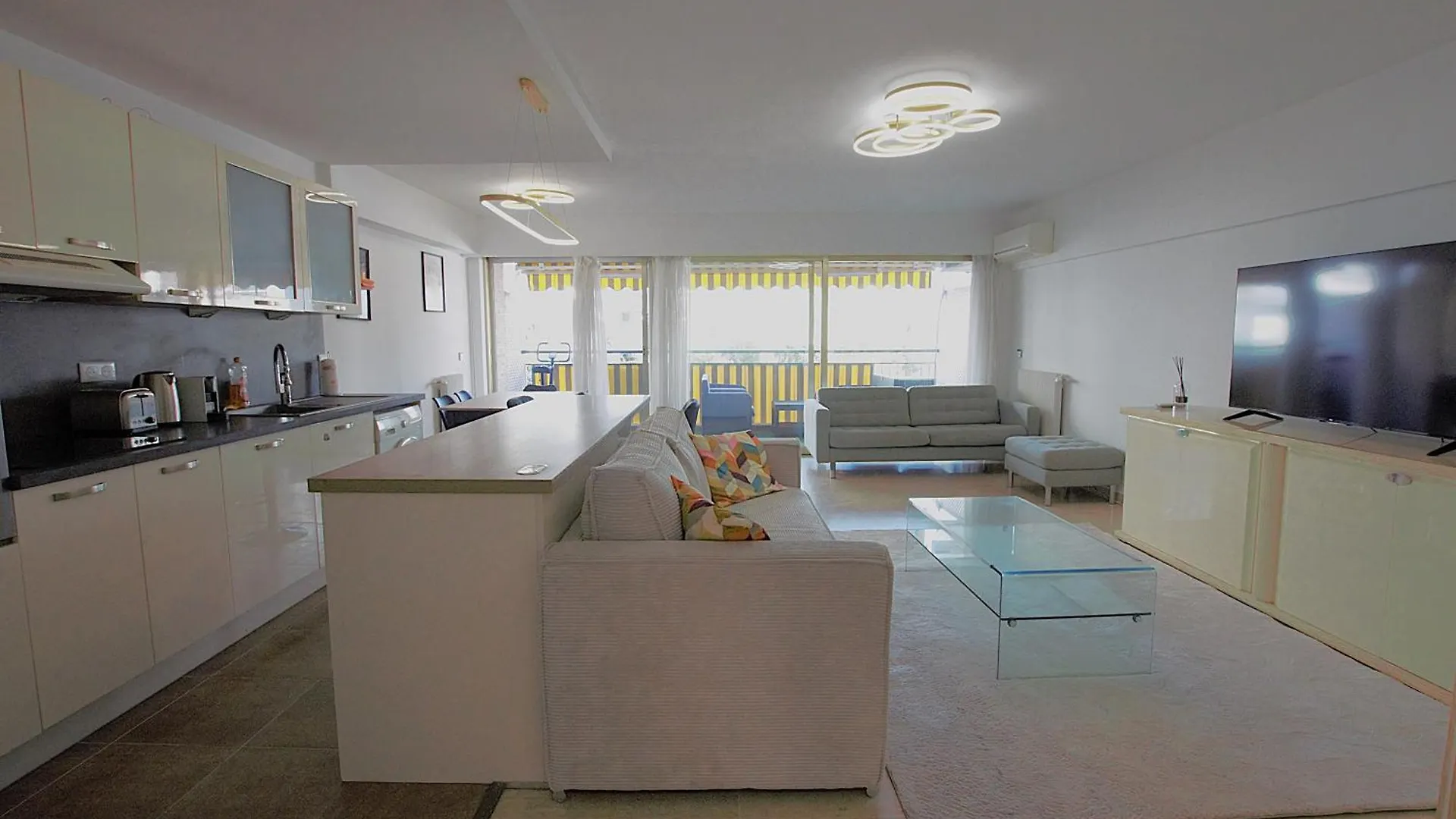 Cannes Palm Beach - Fully Fitted Apartment - 2 Bedrooms