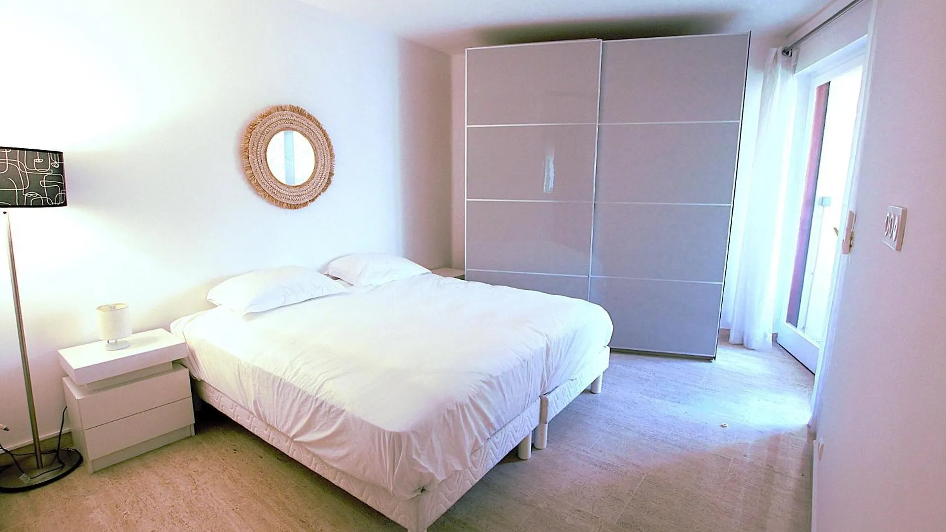 Cannes Palm Beach - Fully Fitted Apartment - 2 Bedrooms